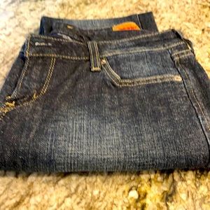 Levi’s Mid Rise Straight 552 Size 2 M